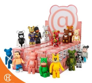 Koleksi Figur Mini Bearbrick Random