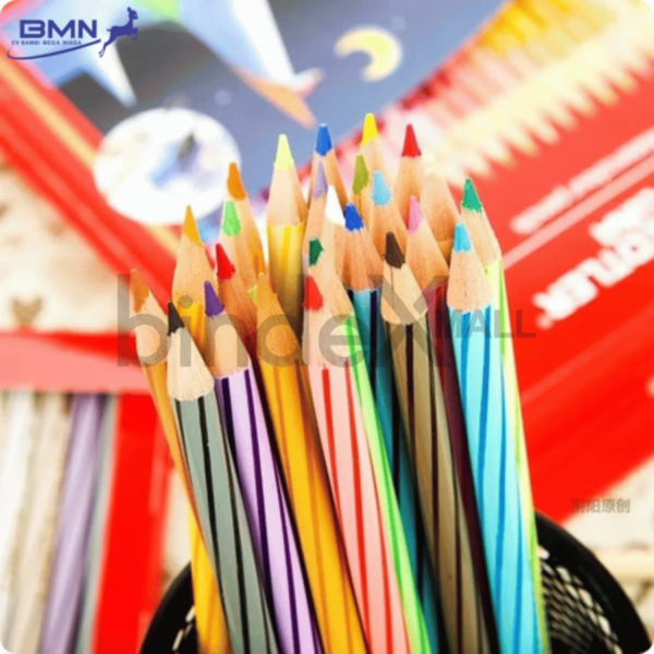 Beragam warna Staedtler Luna pensil warna dalam box