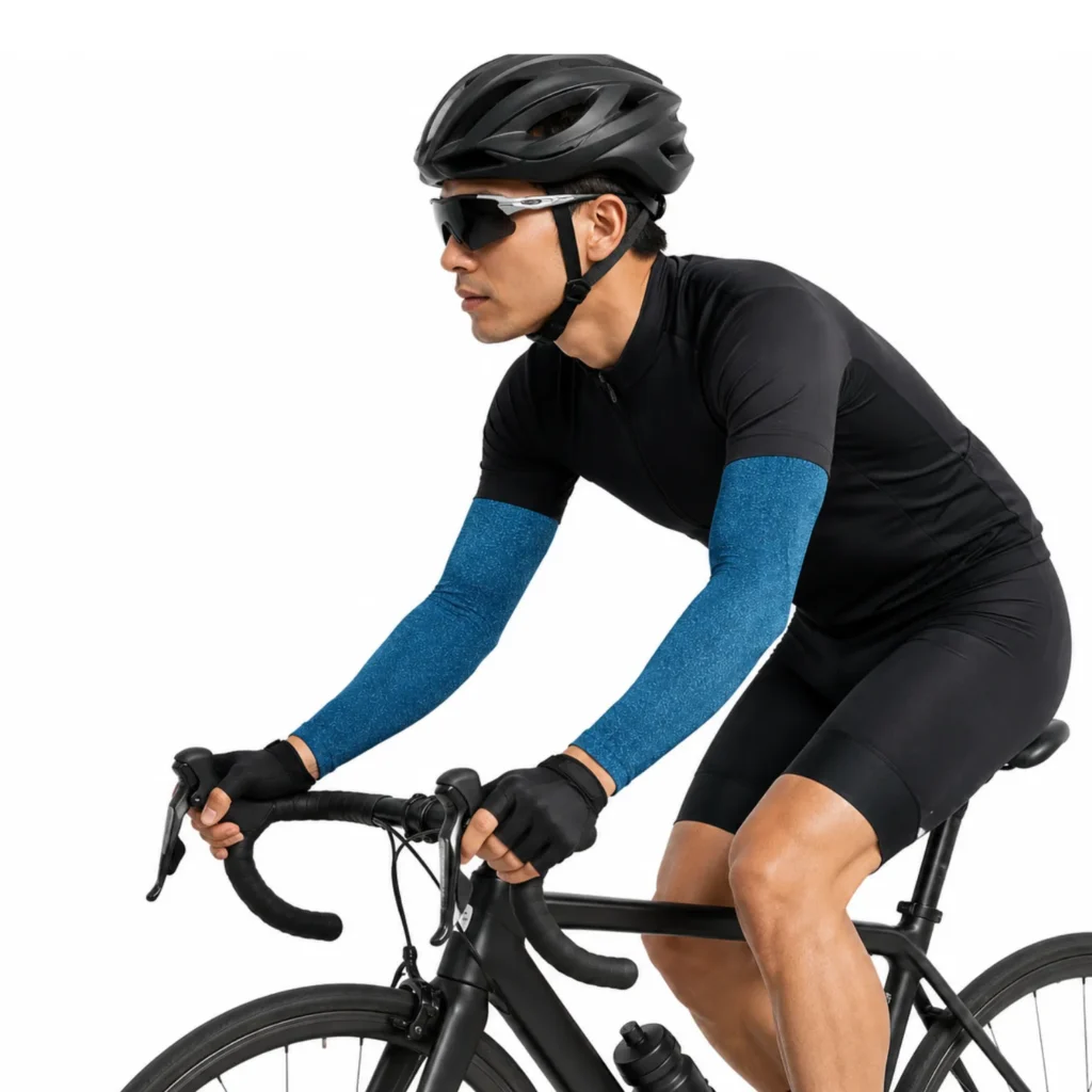 Pria Memakai Manset Tangan Sepeda Biru Saat Bersepeda Road Bike